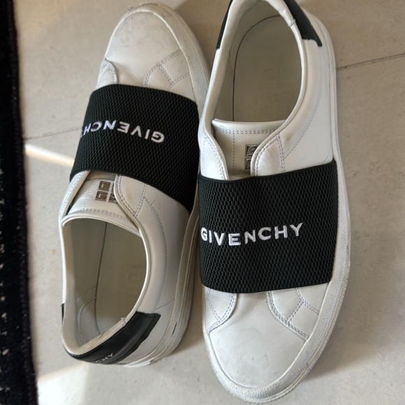 Beautiful Givenchy Shoes - Picture 3 of 3